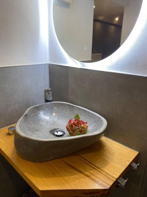 Apartment Downtown No 4 *